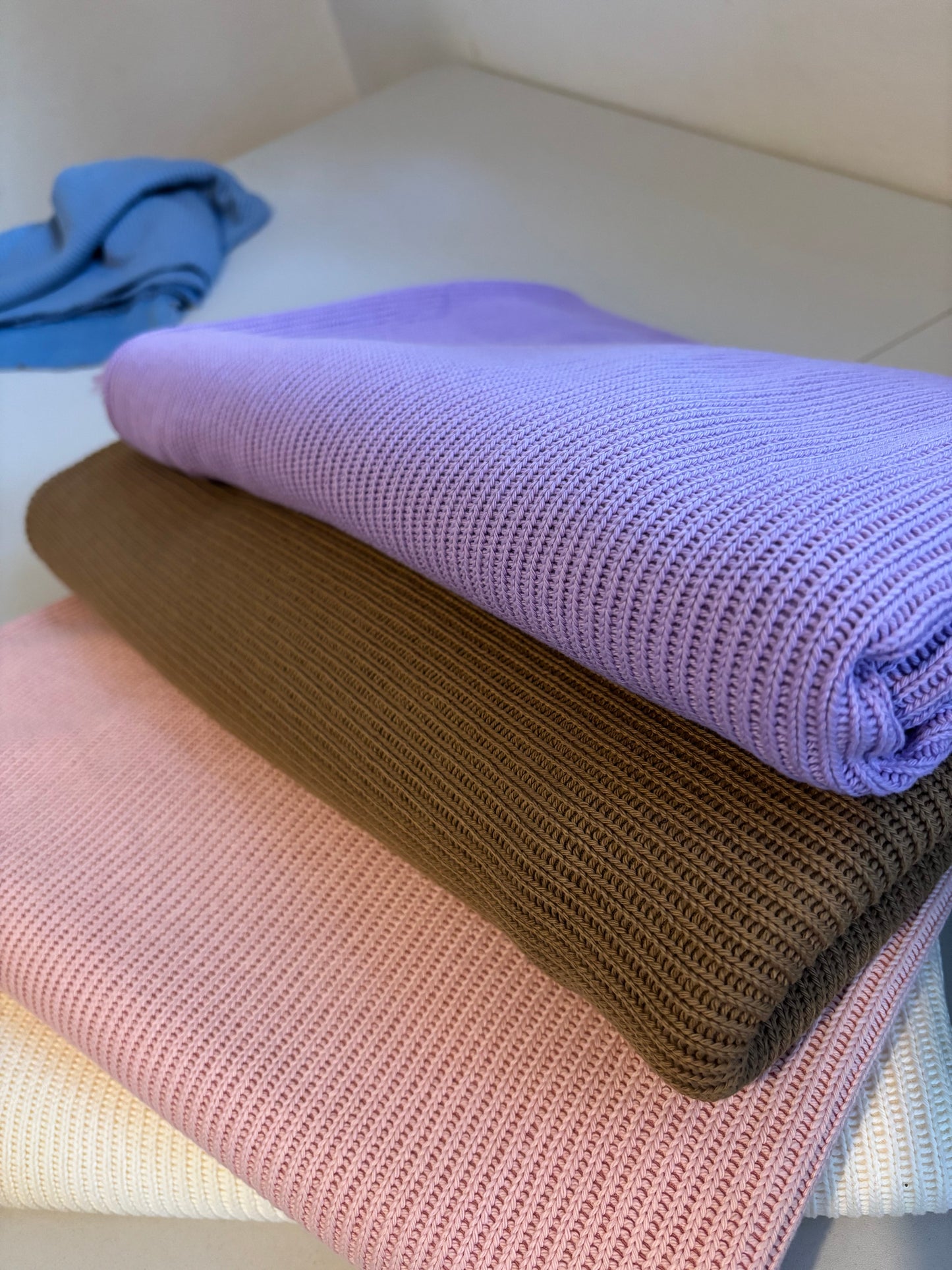 Sweater knit fabric