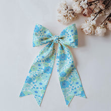 Load image into Gallery viewer, Bright blue florals