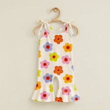 Load image into Gallery viewer, Spotty bold florals