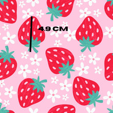 Load image into Gallery viewer, Large daisy berry
