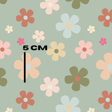 Load image into Gallery viewer, Multi daisy on green
